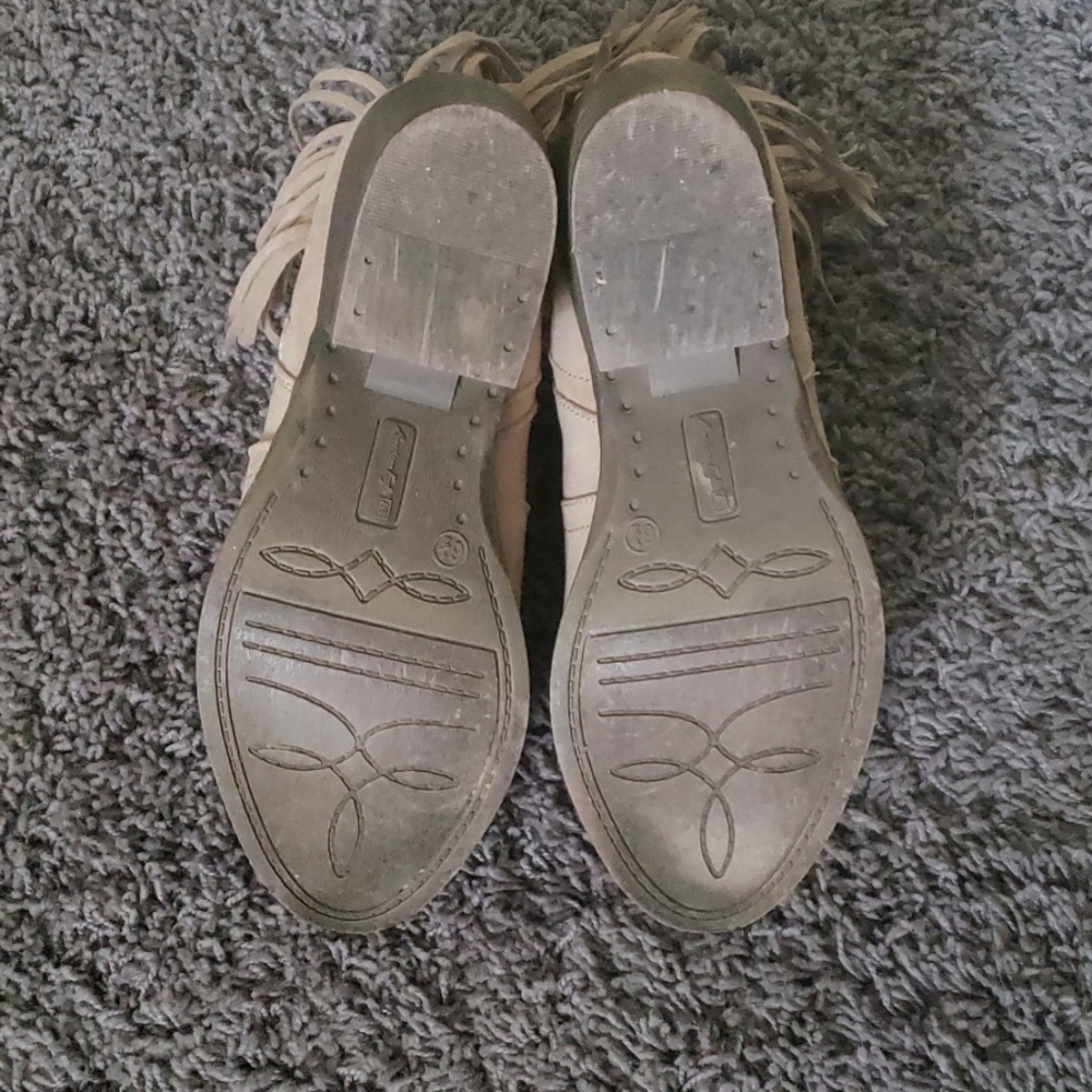 🔥 American Eagle 🙌6 1/2 bootie w/fringe🦄 - Picture 4 of 5